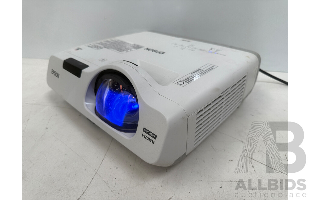 Epson EB-525W WXGA Short Throw Projector