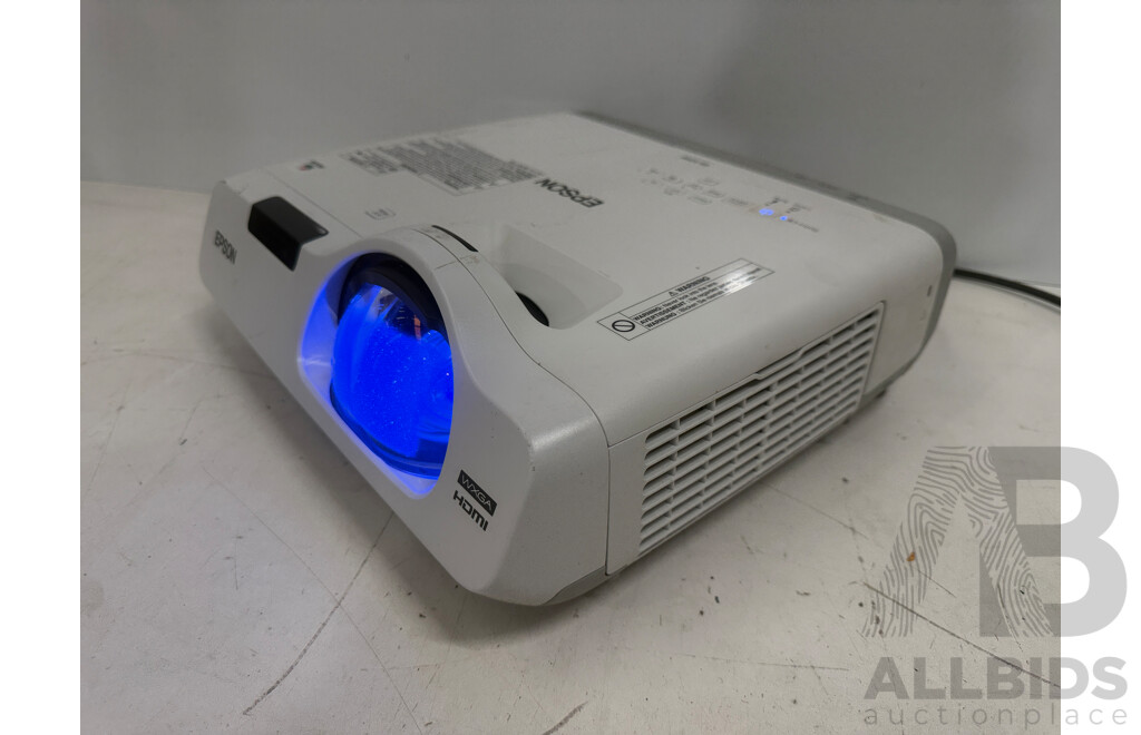 Epson EB-525W WXGA Short Throw Projector