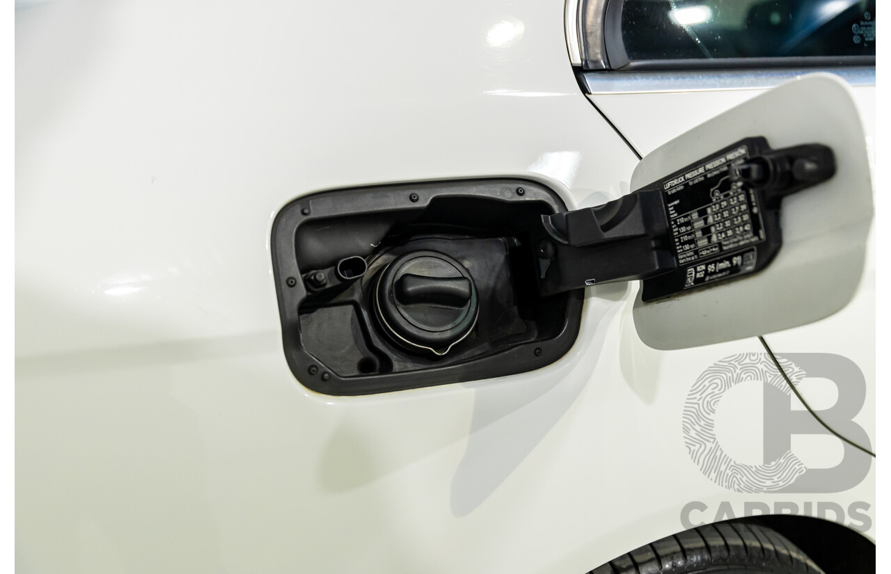 7/2009 Mercedes-Benz C200 Kompressor Avantgarde W204 4d Sedan Calcite White Supercharged 1.8L