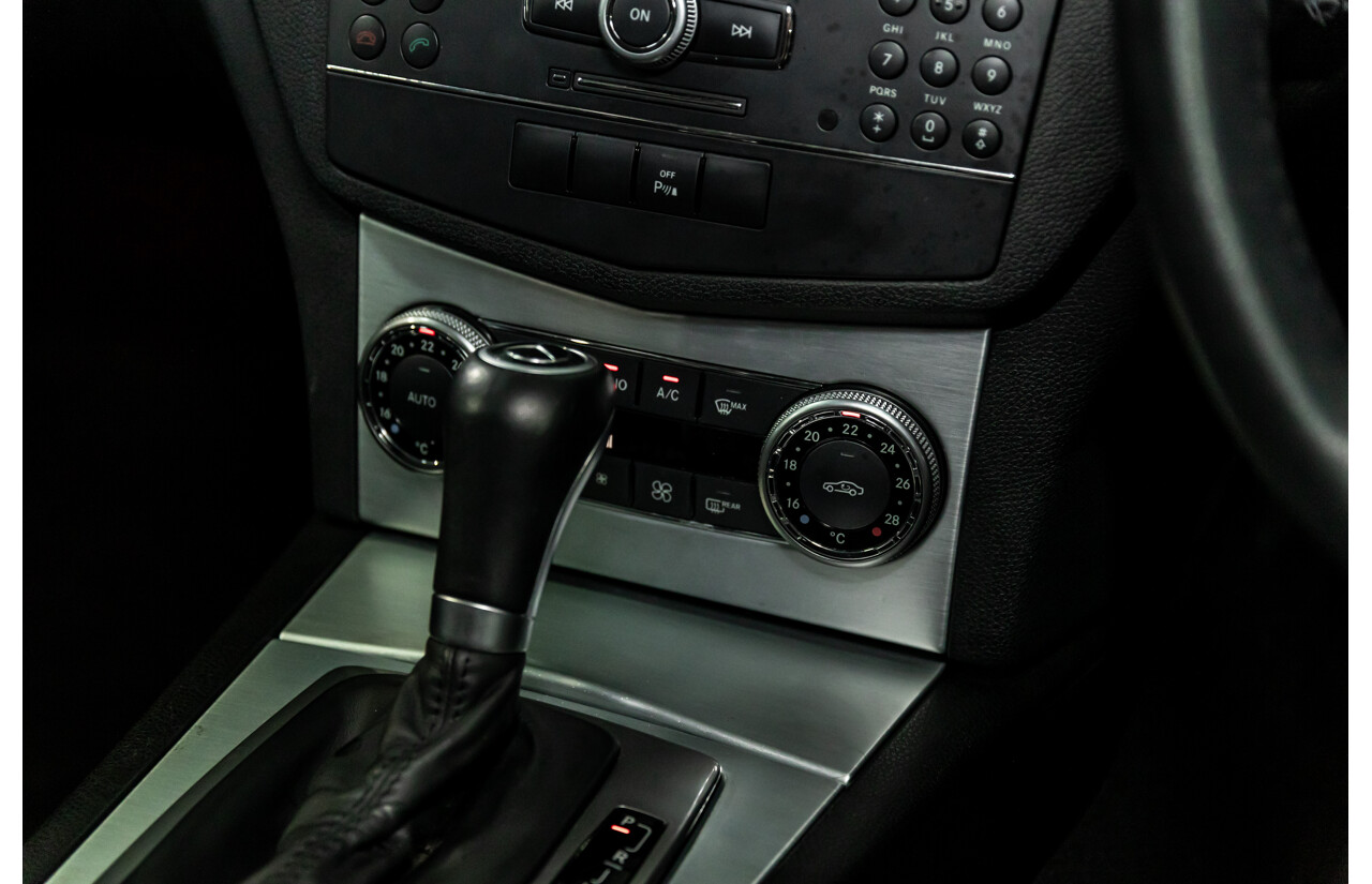 7/2009 Mercedes-Benz C200 Kompressor Avantgarde W204 4d Sedan Calcite White Supercharged 1.8L