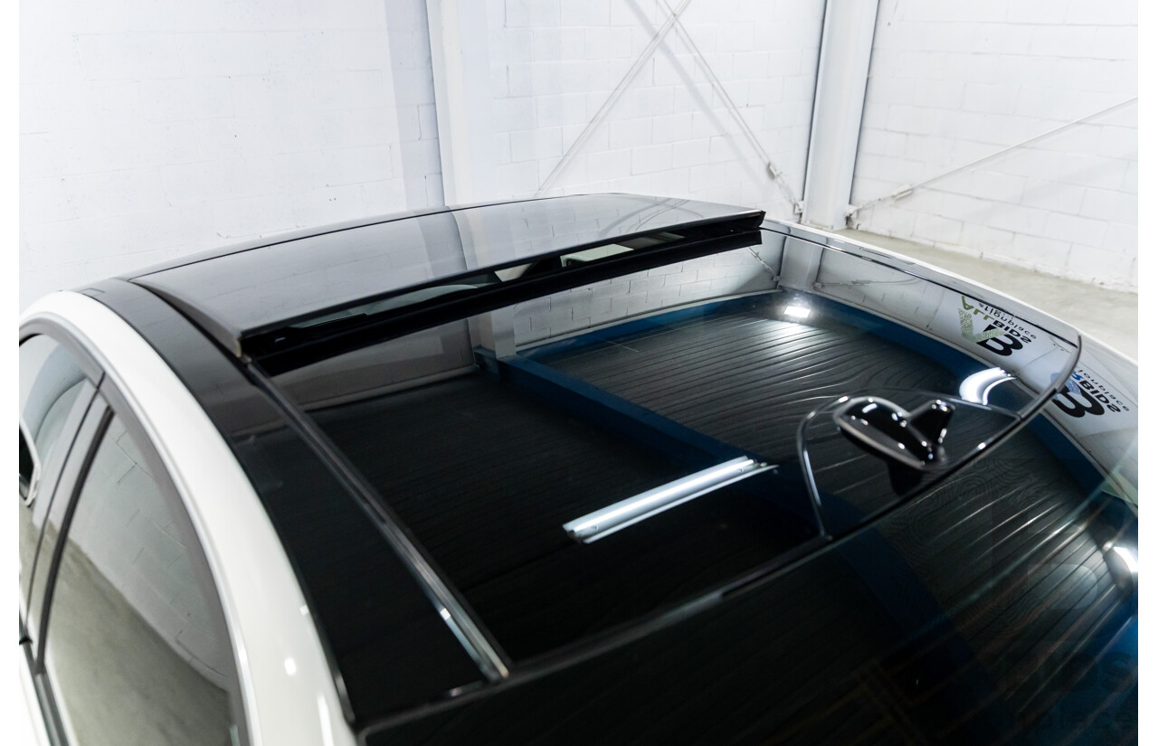 7/2009 Mercedes-Benz C200 Kompressor Avantgarde W204 4d Sedan Calcite White Supercharged 1.8L