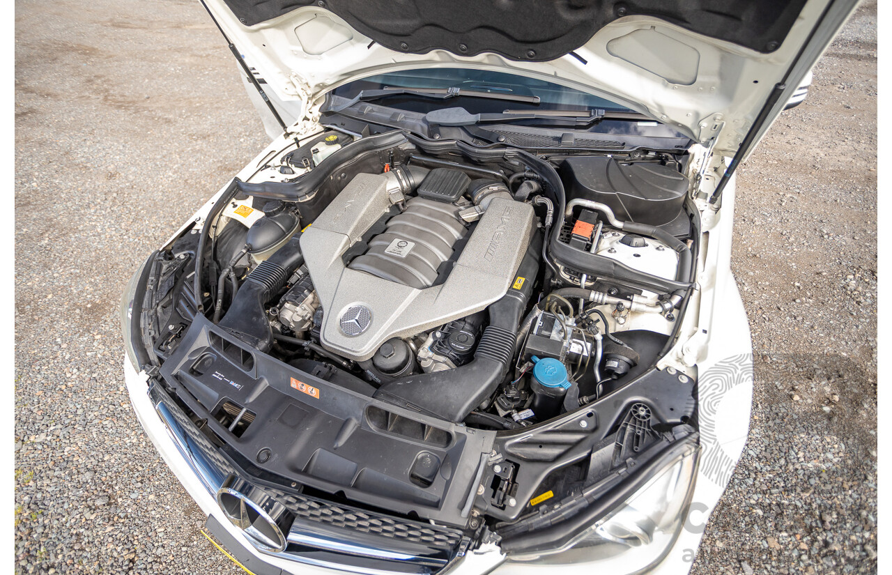 11/2011 Mercedes Benz C63 AMG Performance Package Plus W204 MY11 4d Sedan Calcite White V8 6.3L