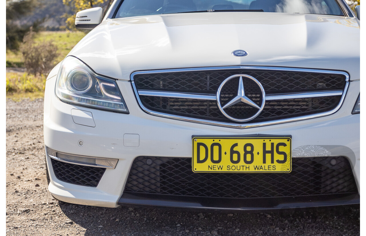 11/2011 Mercedes Benz C63 AMG Performance Package Plus W204 MY11 4d Sedan Calcite White V8 6.3L