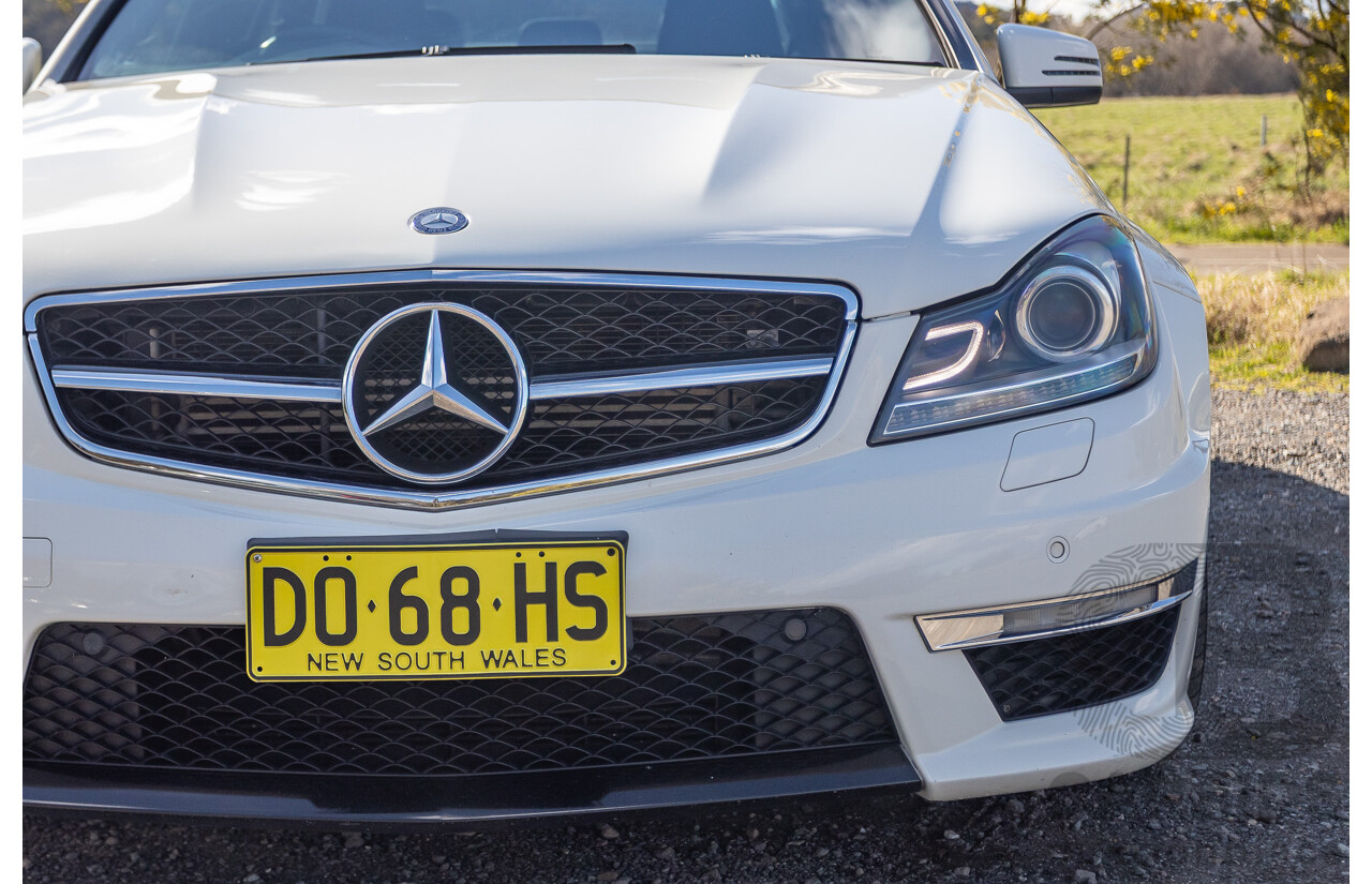 11/2011 Mercedes Benz C63 AMG Performance Package Plus W204 MY11 4d Sedan Calcite White V8 6.3L