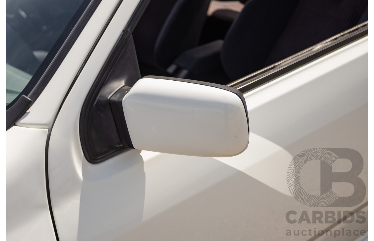 01/1986 Ford Sierra RS Cosworth 2d Coupe Diamond White Turbo 2.0L