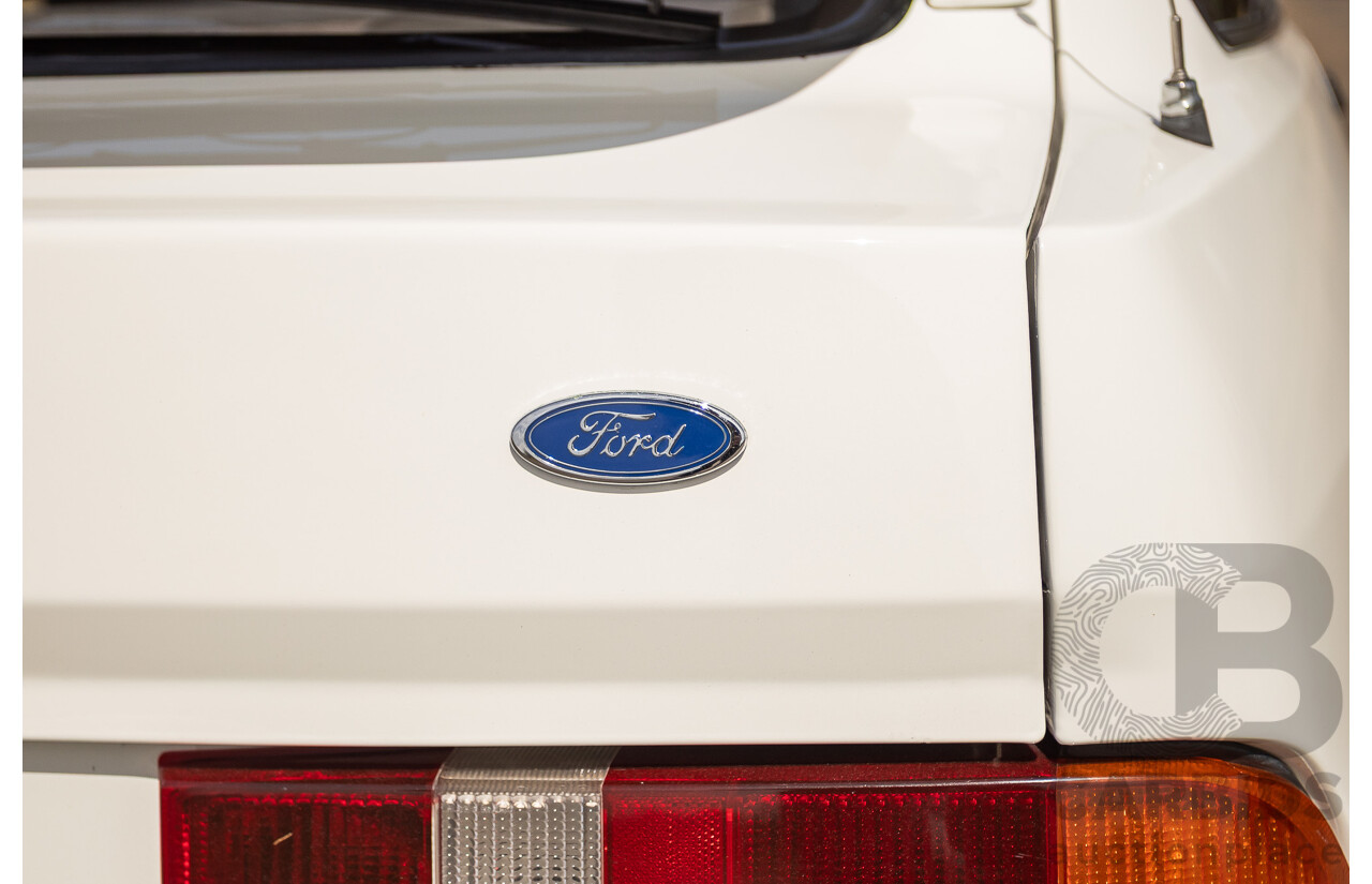 01/1986 Ford Sierra RS Cosworth 2d Coupe Diamond White Turbo 2.0L