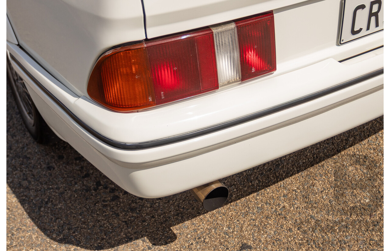 01/1986 Ford Sierra RS Cosworth 2d Coupe Diamond White Turbo 2.0L