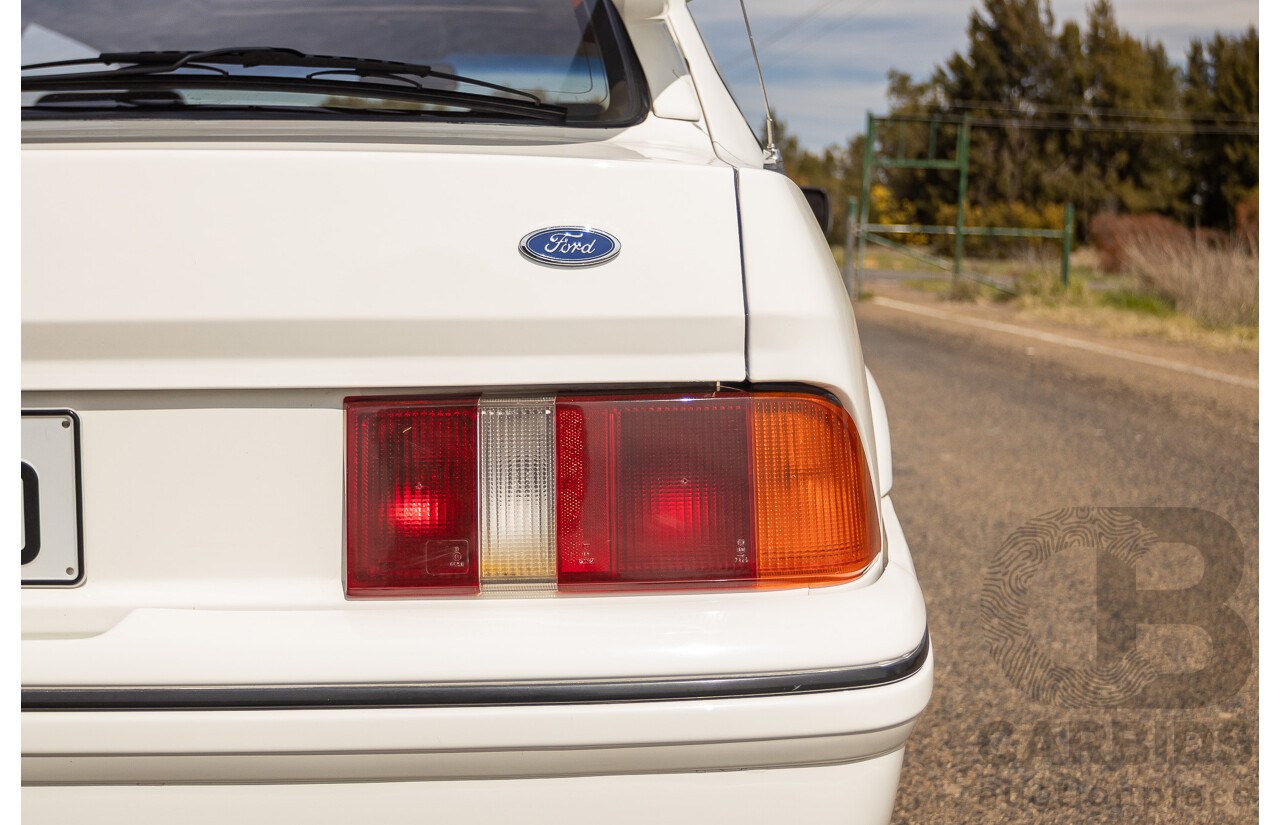 01/1986 Ford Sierra RS Cosworth 2d Coupe Diamond White Turbo 2.0L