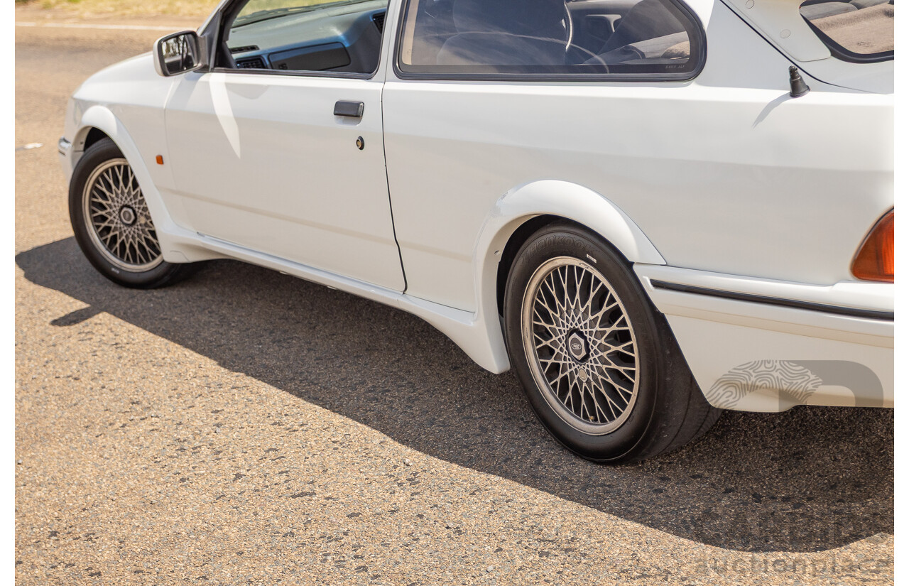 01/1986 Ford Sierra RS Cosworth 2d Coupe Diamond White Turbo 2.0L