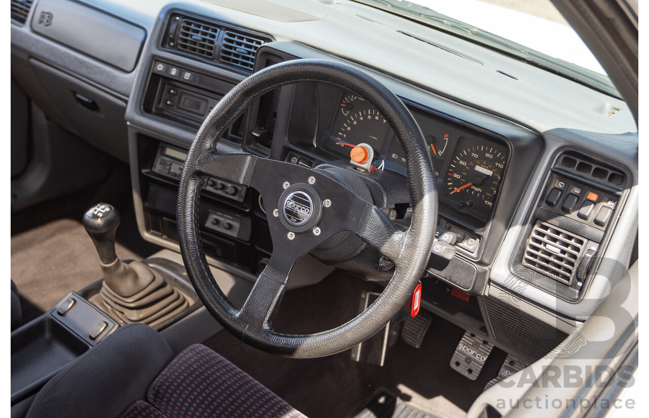 01/1986 Ford Sierra RS Cosworth 2d Coupe Diamond White Turbo 2.0L