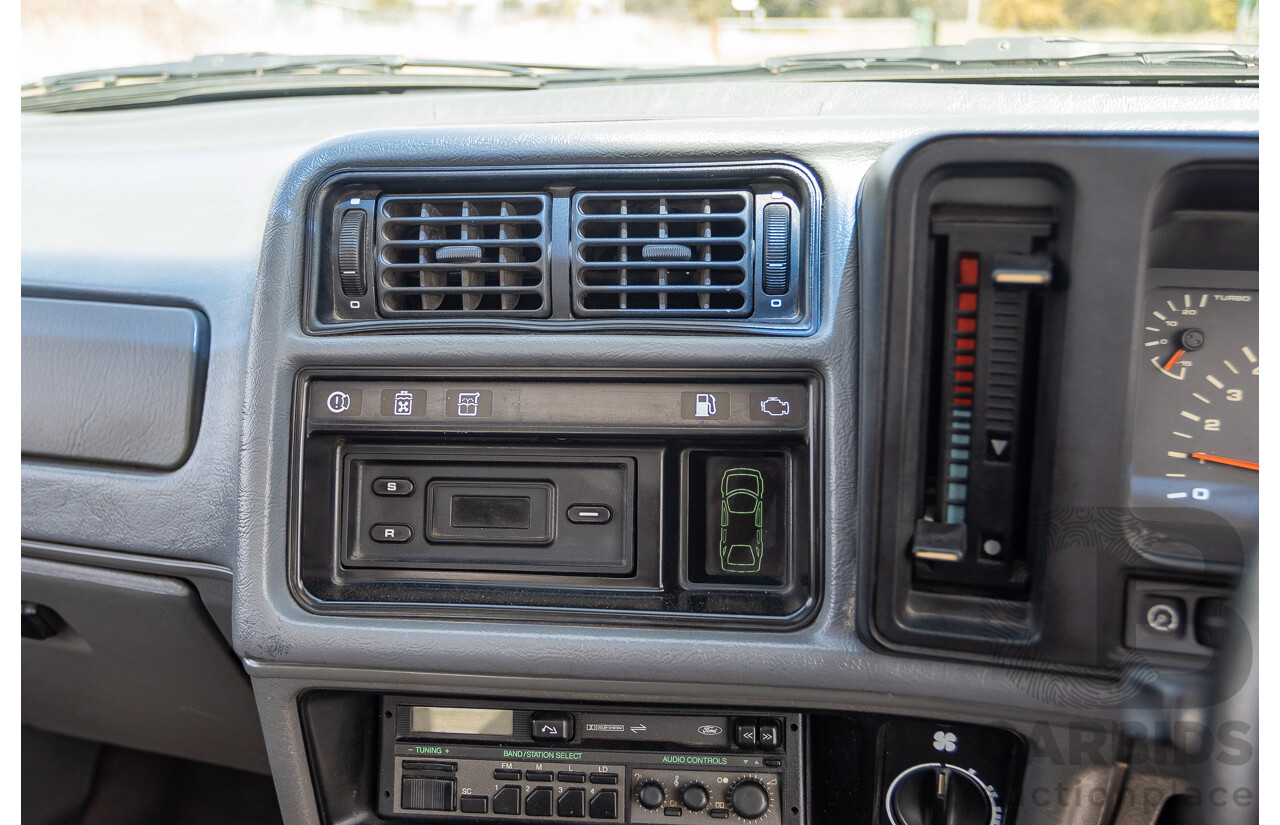 01/1986 Ford Sierra RS Cosworth 2d Coupe Diamond White Turbo 2.0L