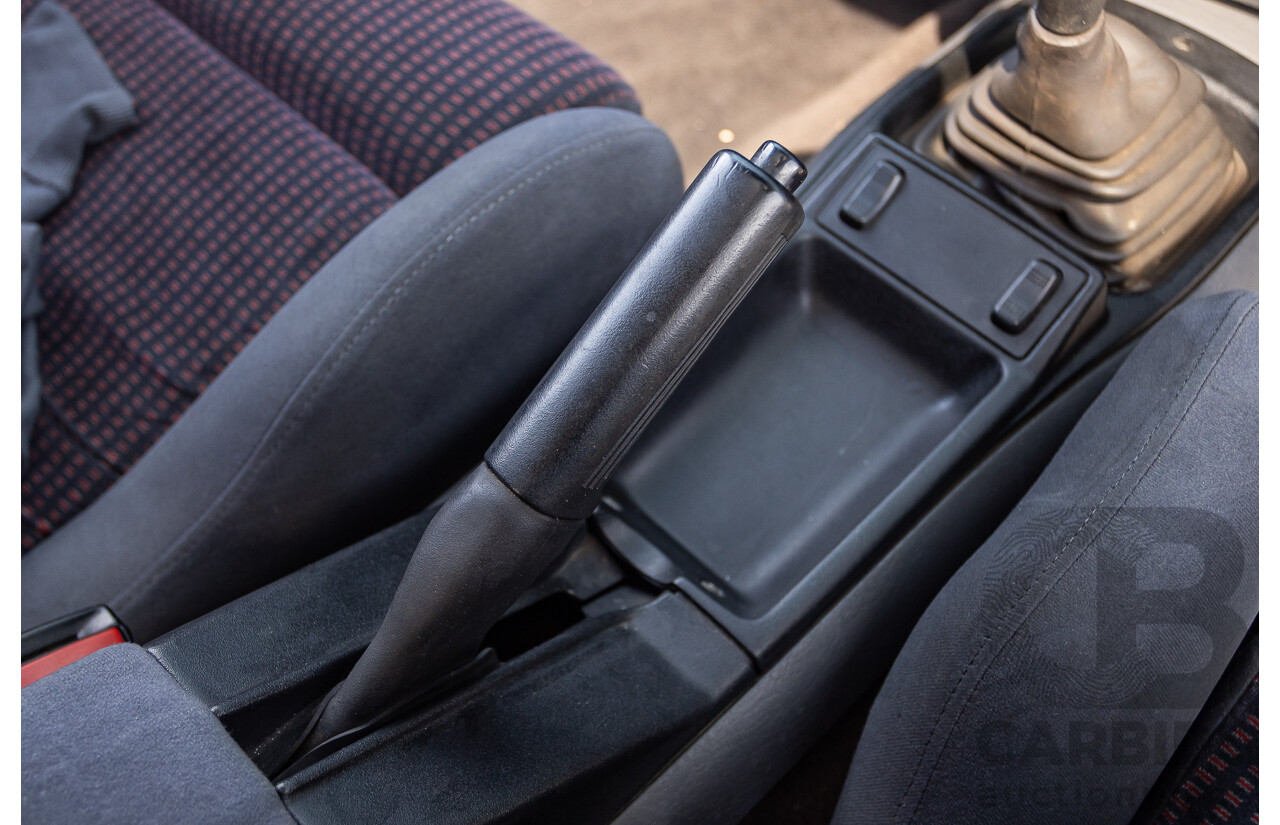 01/1986 Ford Sierra RS Cosworth 2d Coupe Diamond White Turbo 2.0L