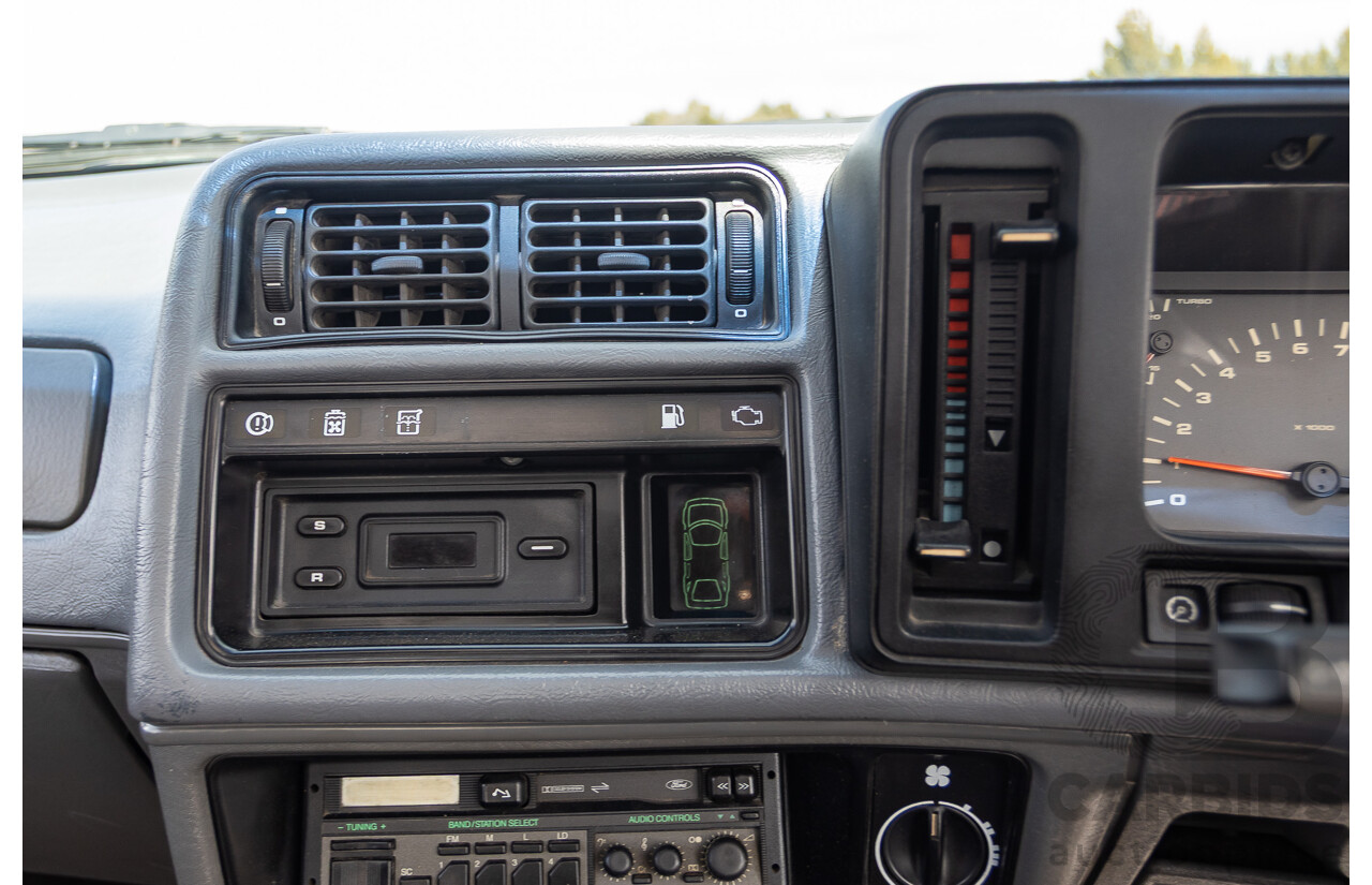 01/1986 Ford Sierra RS Cosworth 2d Coupe Diamond White Turbo 2.0L