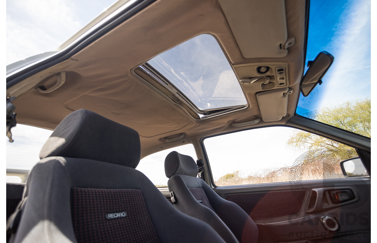 01/1986 Ford Sierra RS Cosworth 2d Coupe Diamond White Turbo 2.0L