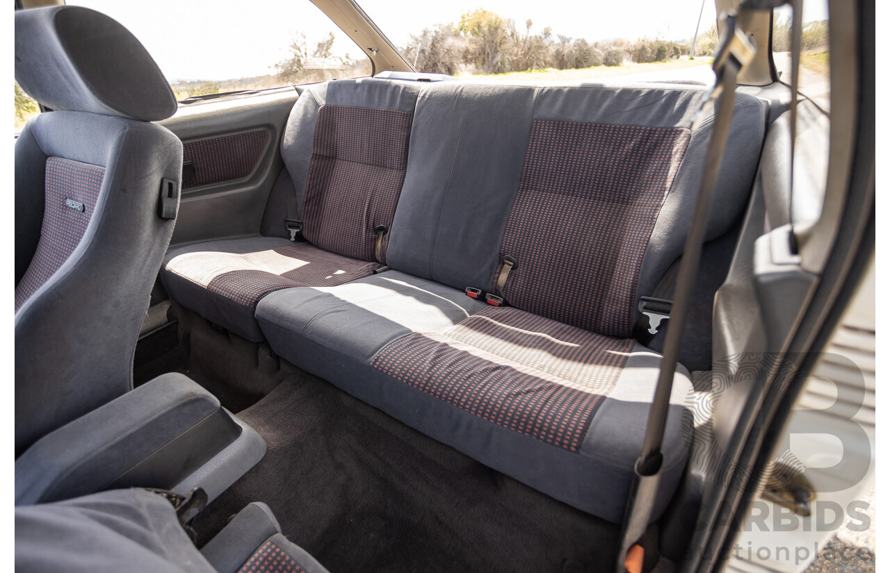 01/1986 Ford Sierra RS Cosworth 2d Coupe Diamond White Turbo 2.0L