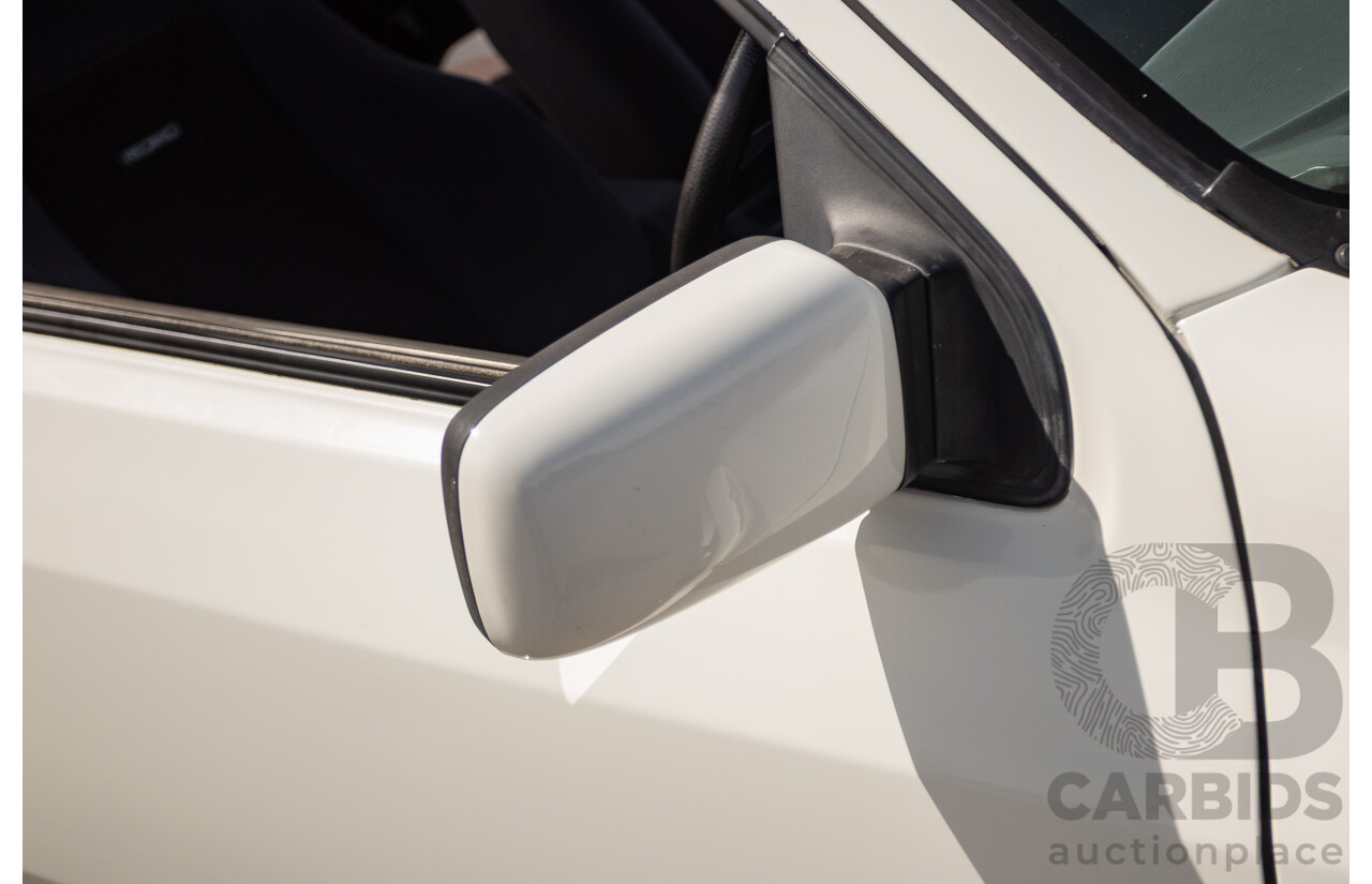 01/1986 Ford Sierra RS Cosworth 2d Coupe Diamond White Turbo 2.0L