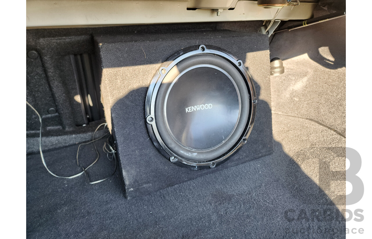 2/2005 Holden Statesman V6 WL 4d Sedan White 3.6L