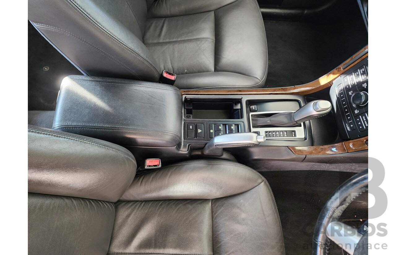 2/2005 Holden Statesman V6 WL 4d Sedan White 3.6L