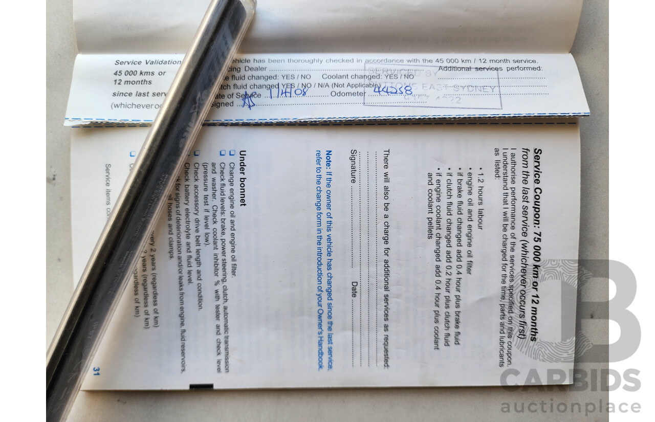 2/2005 Holden Statesman V6 WL 4d Sedan White 3.6L