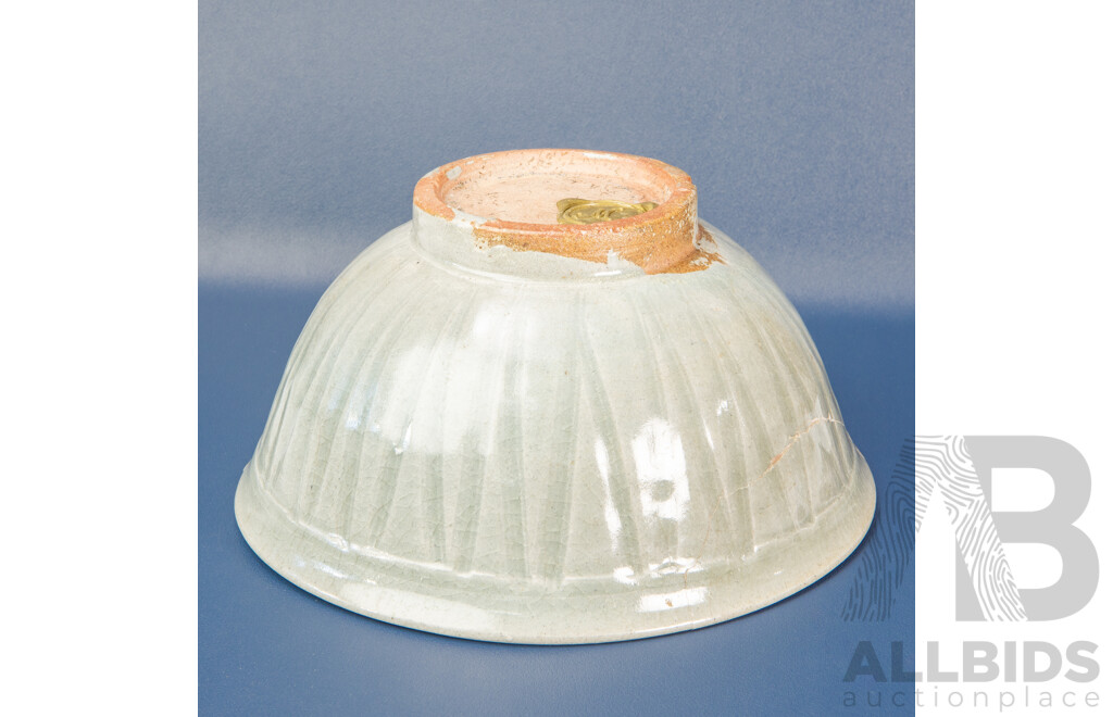 Beautiful Yuan Dynasty Antique Longquan Celadon Bowl, 10 Cm (approx height)