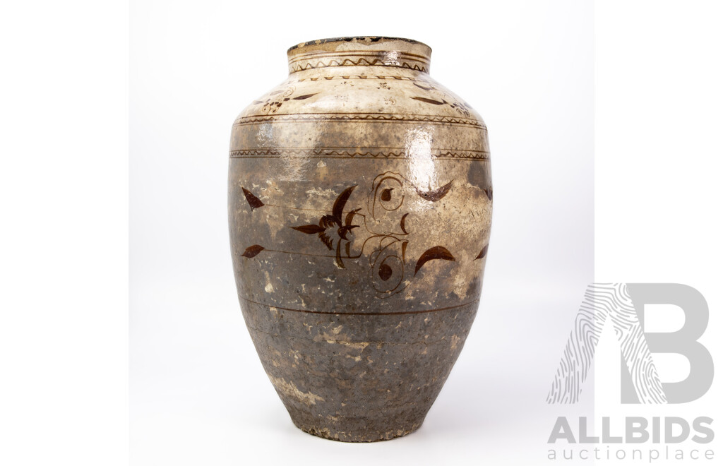 Early Ming Period Stoneware Wine Storage Jar