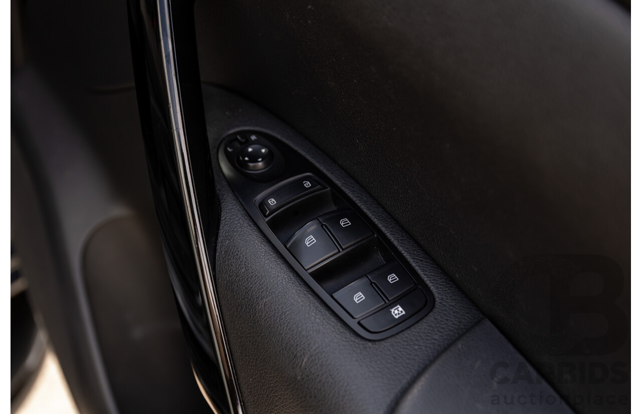 01/2020 Mercedes-Benz X220d Pure (RWD) 470 Dual Cab P/Up Rock Grey Metallic Turbo Diesel 2.3L