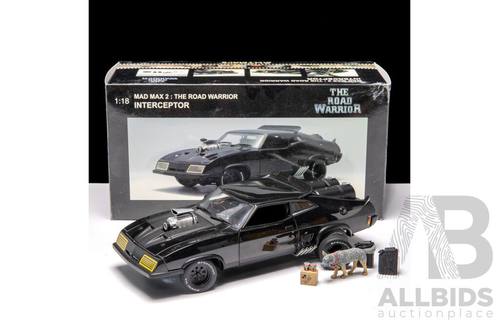 AUTOart Ford XB Falcon GT Coupe Mad Max 2 the Road Warrior Interceptor with Extras 1:18 Scale Model Car