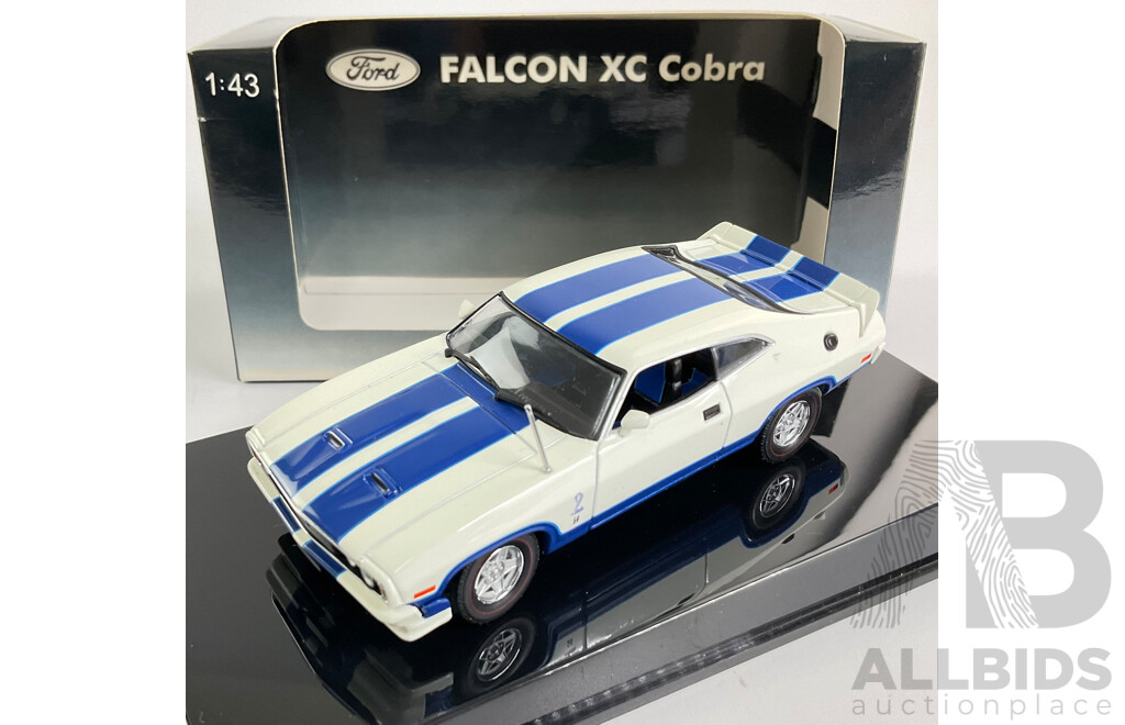 AUTOart Diecast 1978 XC Ford Falcon Cobra, 5.8 Litre, White/Blue - 1:43 Scale