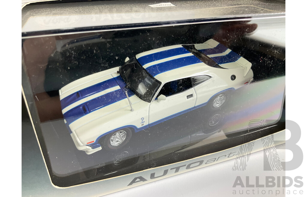 AUTOart Diecast 1978 XC Ford Falcon Cobra, 5.8 Litre, White/Blue - 1:43 Scale