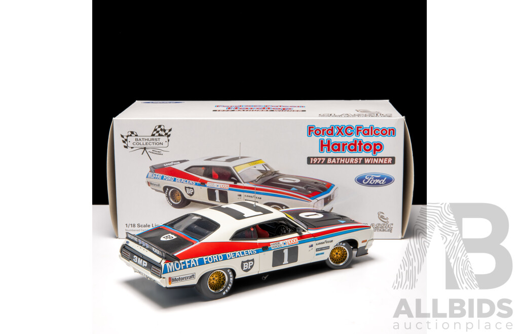 Classic Carlectables 1977 Ford XC Falcon Hardtop Bathurst Winner #1 961/3900 1:18 Scale Model Car - COA Included