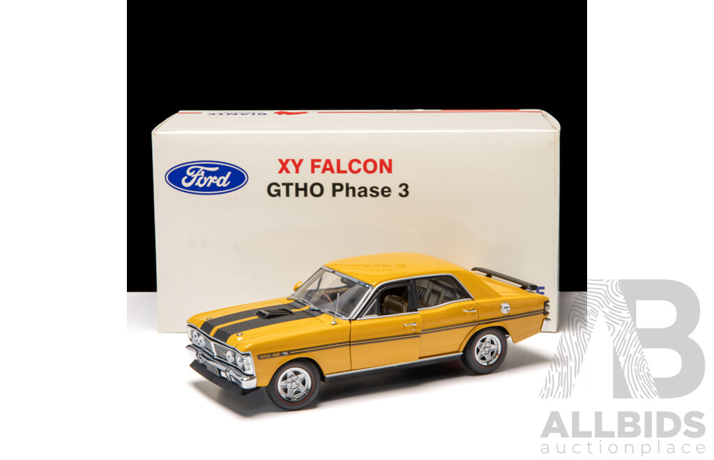 Biante Ford XY Falcon GT-HO Phase III Yellow Ochre W Black Stripes 3738/7500 1:18 Scale Model Car - COA Included