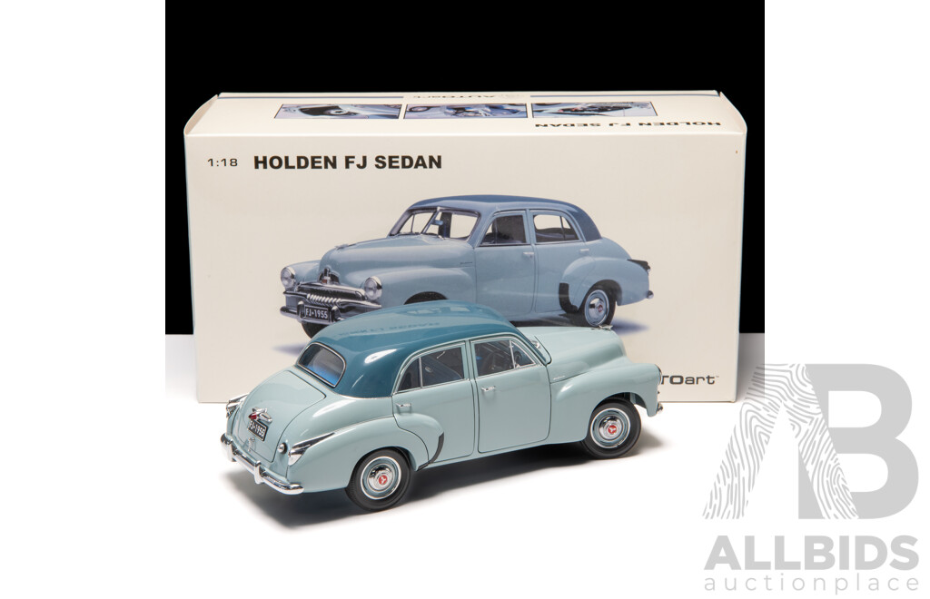 AUTOart Holden FJ Sedan Blue Bird / Skipper Blue #29/2100 1:18 Scale Model Car
