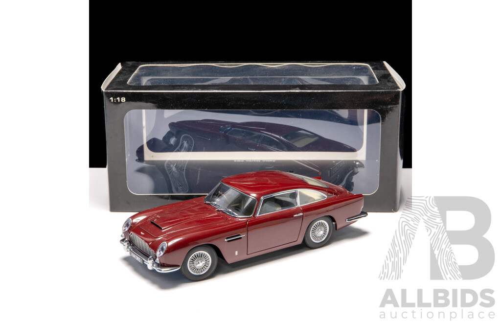 AUTOart Millennium 1963 Aston Martin DB5 Dubonnet Rosso 1:18 Scale Model Car
