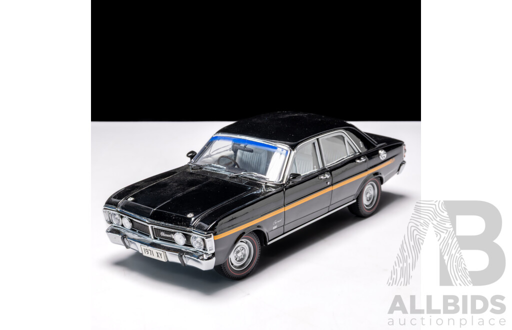Classic Carlectables 1971 Ford XY Fairmont Grand Sport Onyx Black W Gold Stripe 1:18 Scale Model Car - NO BOX