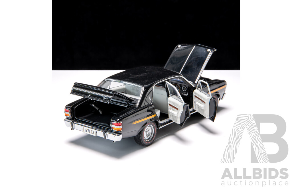 Classic Carlectables 1971 Ford XY Fairmont Grand Sport Onyx Black W Gold Stripe 1:18 Scale Model Car - NO BOX