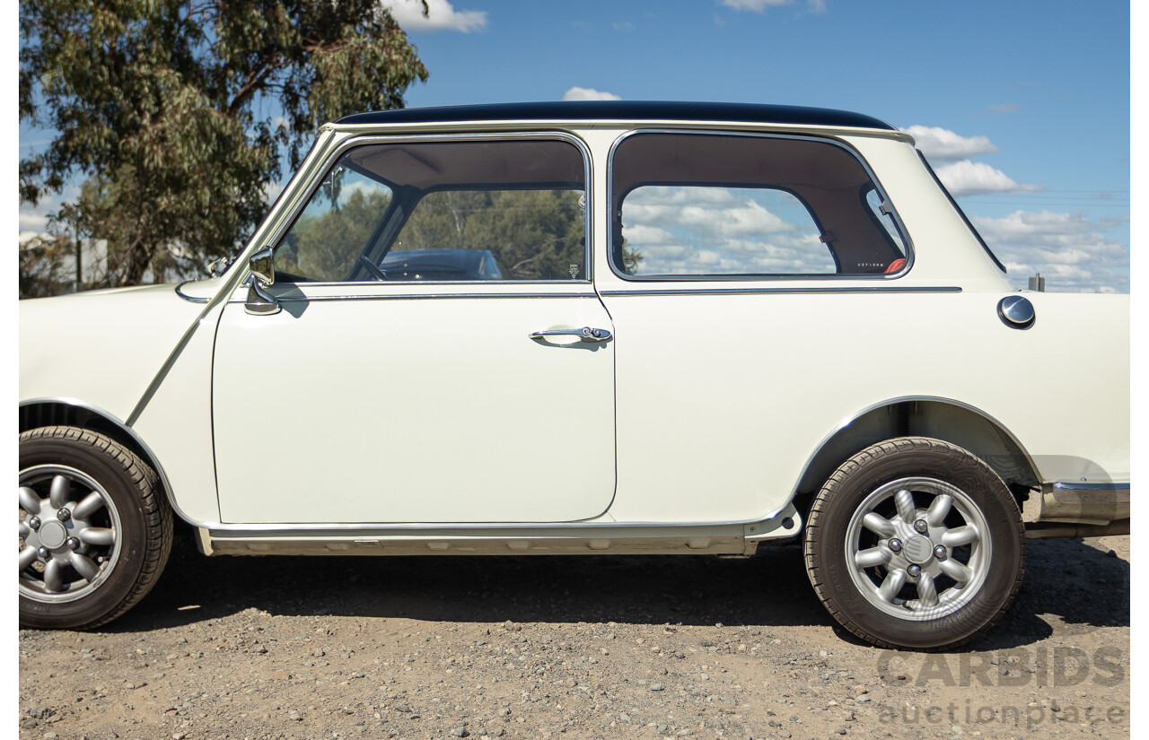 01/1968 Riley Elf MkIII 2d Sedan White / Black 1.0L