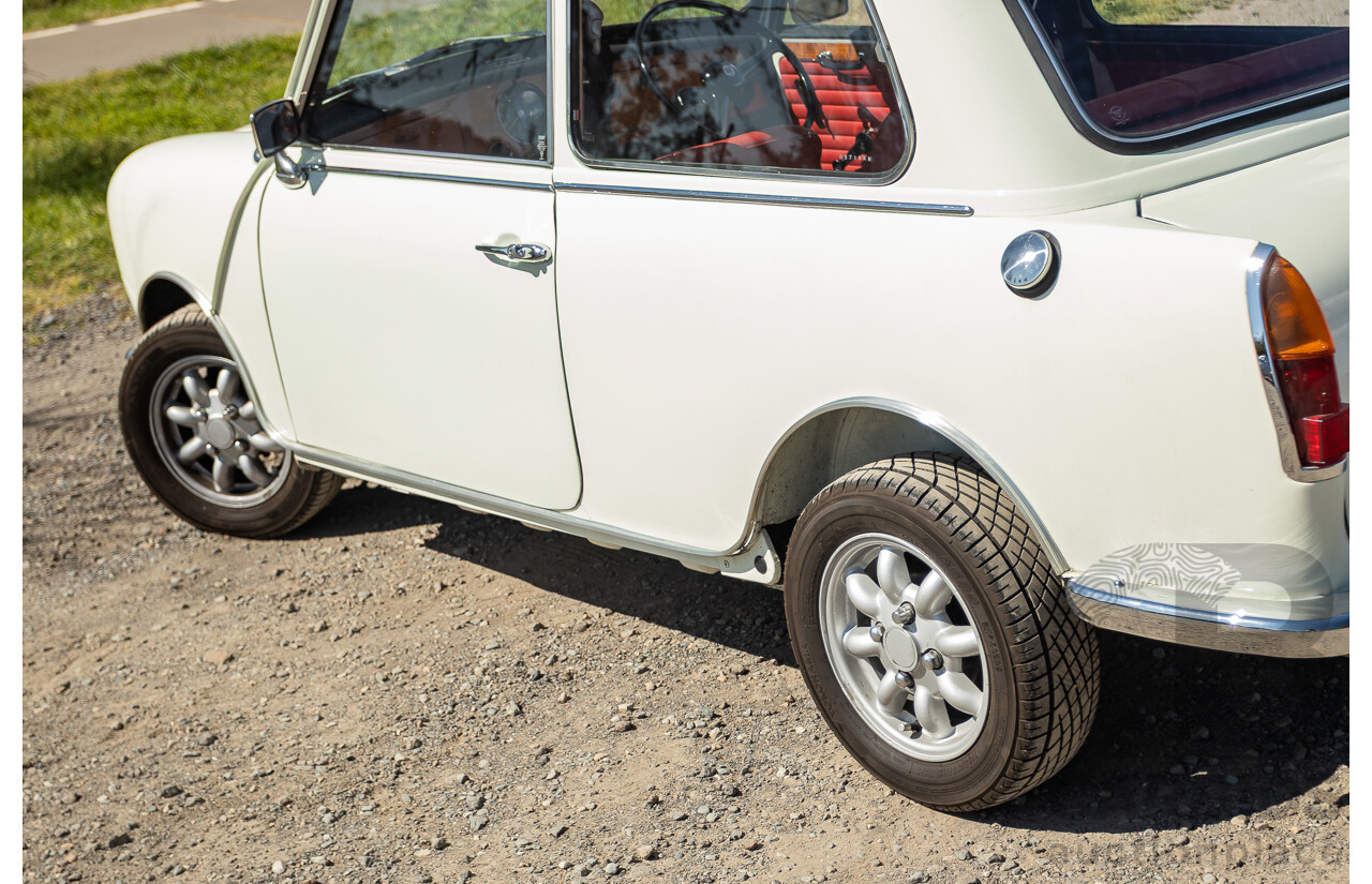 01/1968 Riley Elf MkIII 2d Sedan White / Black 1.0L