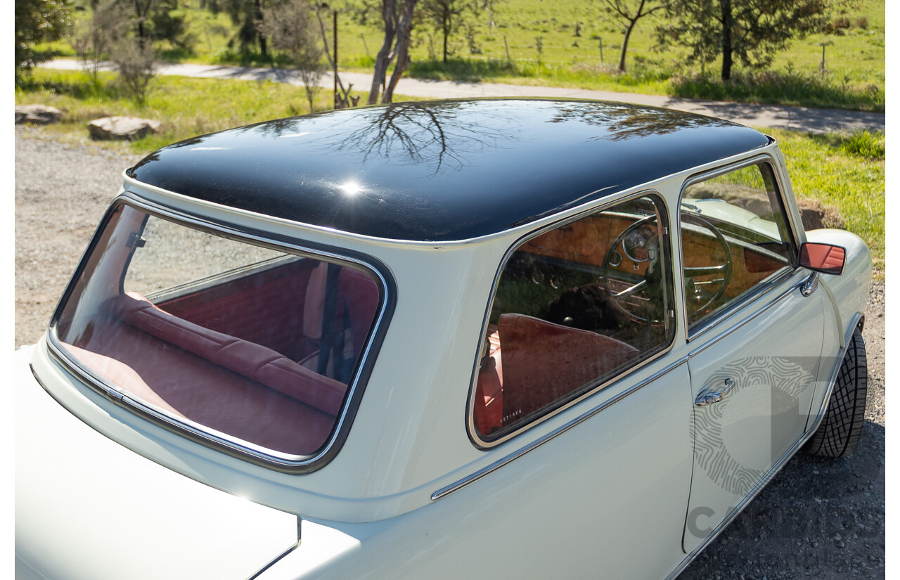 01/1968 Riley Elf MkIII 2d Sedan White / Black 1.0L