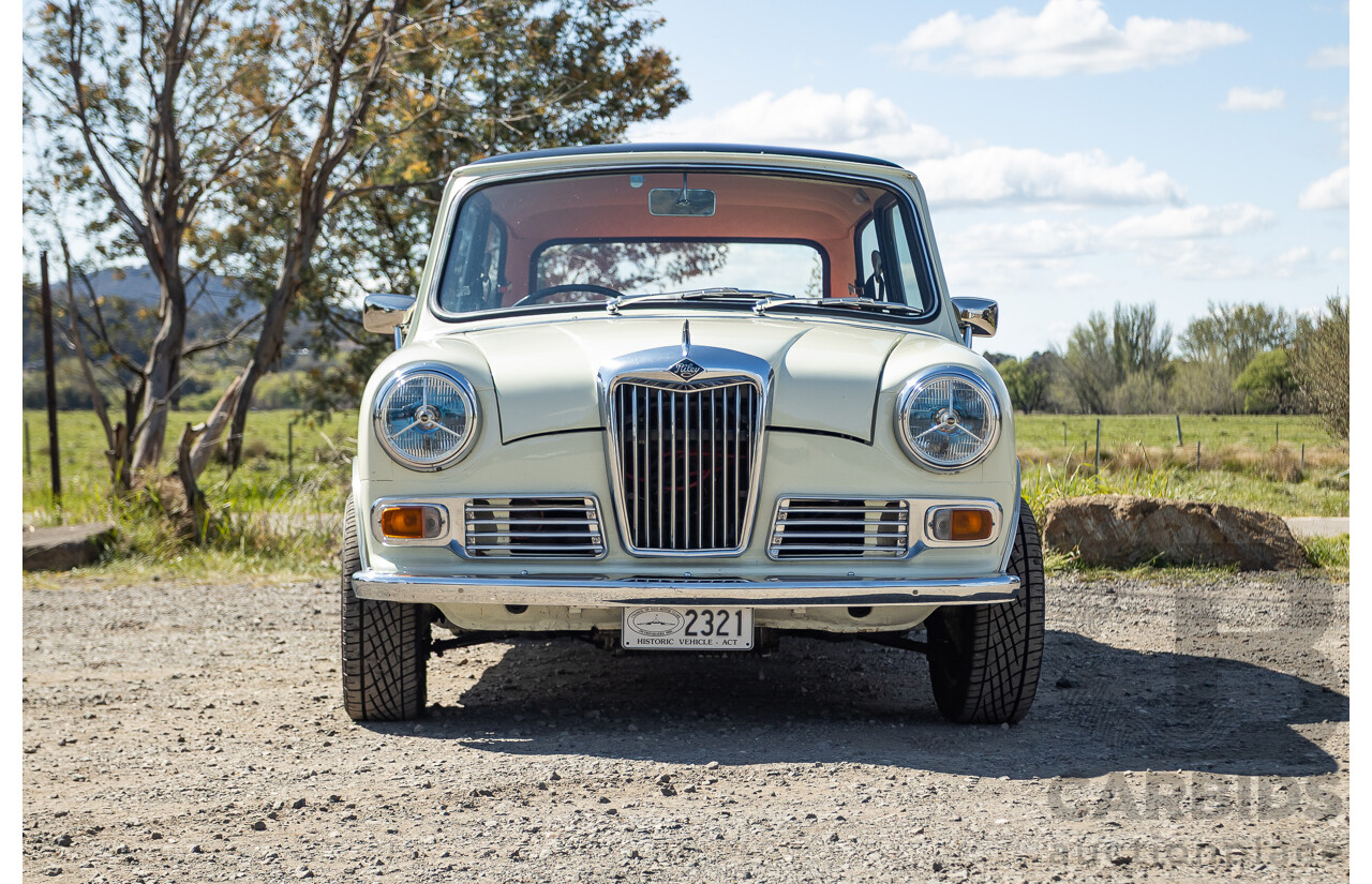 01/1968 Riley Elf MkIII 2d Sedan White / Black 1.0L