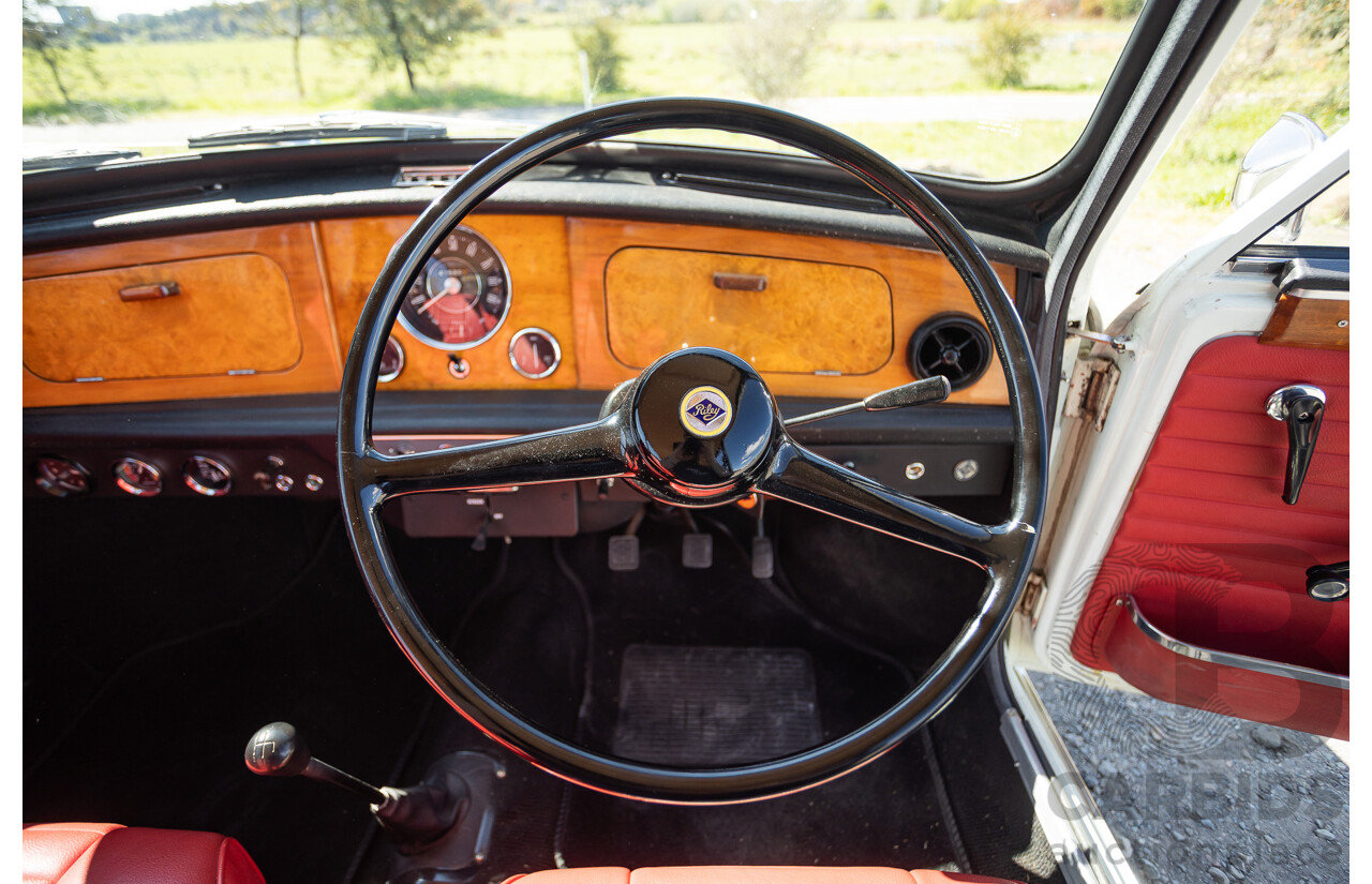 01/1968 Riley Elf MkIII 2d Sedan White / Black 1.0L