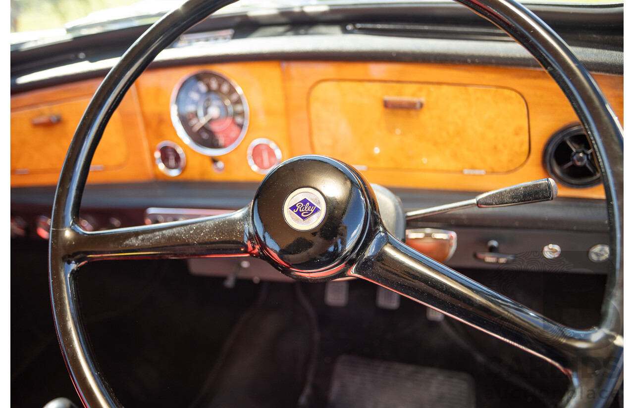 01/1968 Riley Elf MkIII 2d Sedan White / Black 1.0L