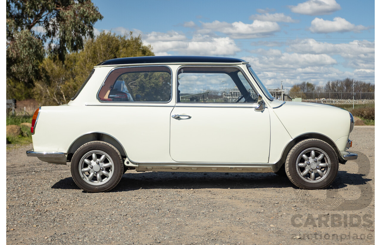 01/1968 Riley Elf MkIII 2d Sedan White / Black 1.0L