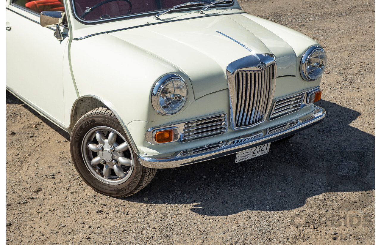 01/1968 Riley Elf MkIII 2d Sedan White / Black 1.0L