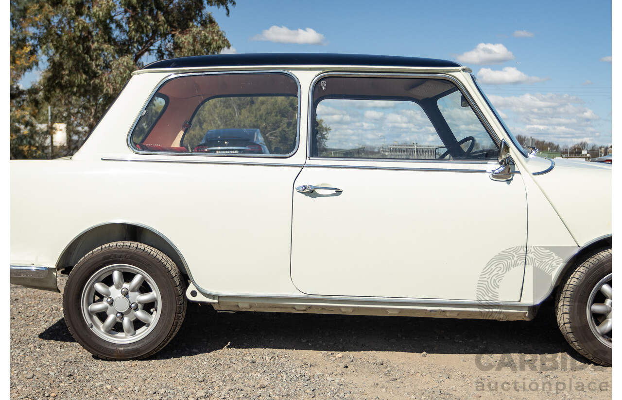 01/1968 Riley Elf MkIII 2d Sedan White / Black 1.0L