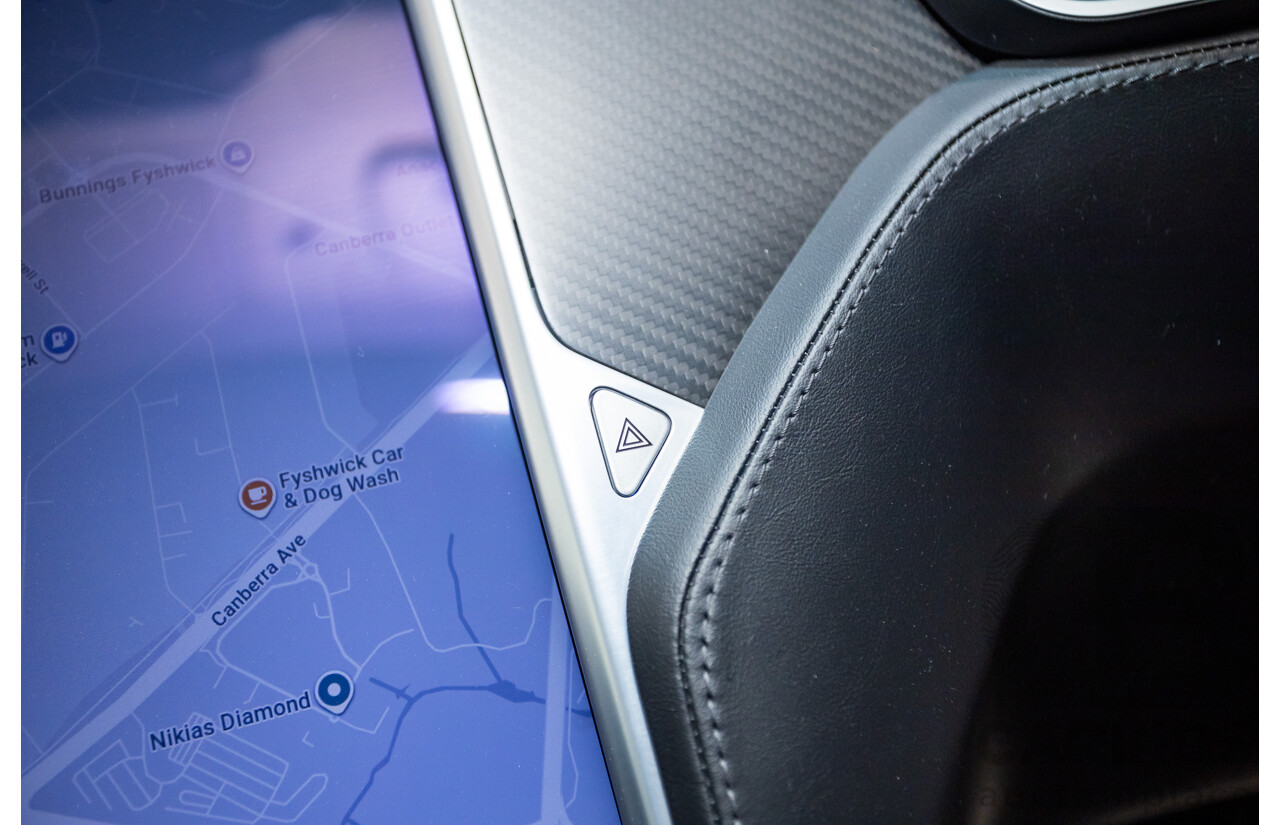 01/2016 Tesla Model S P90D (AWD) 4D Hatchback Deep Blue Metallic Dedicated Electric EV 376kw