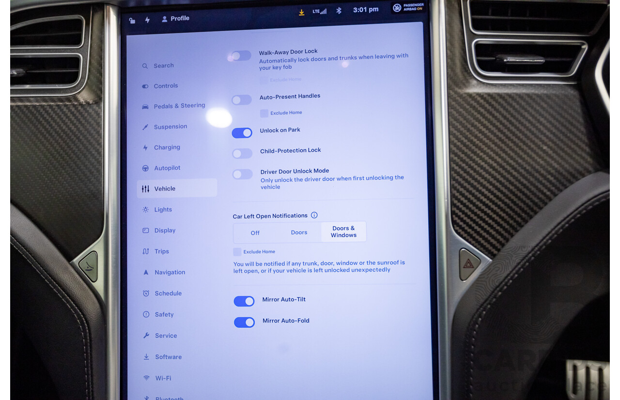 01/2016 Tesla Model S P90D (AWD) 4D Hatchback Deep Blue Metallic Dedicated Electric EV 376kw