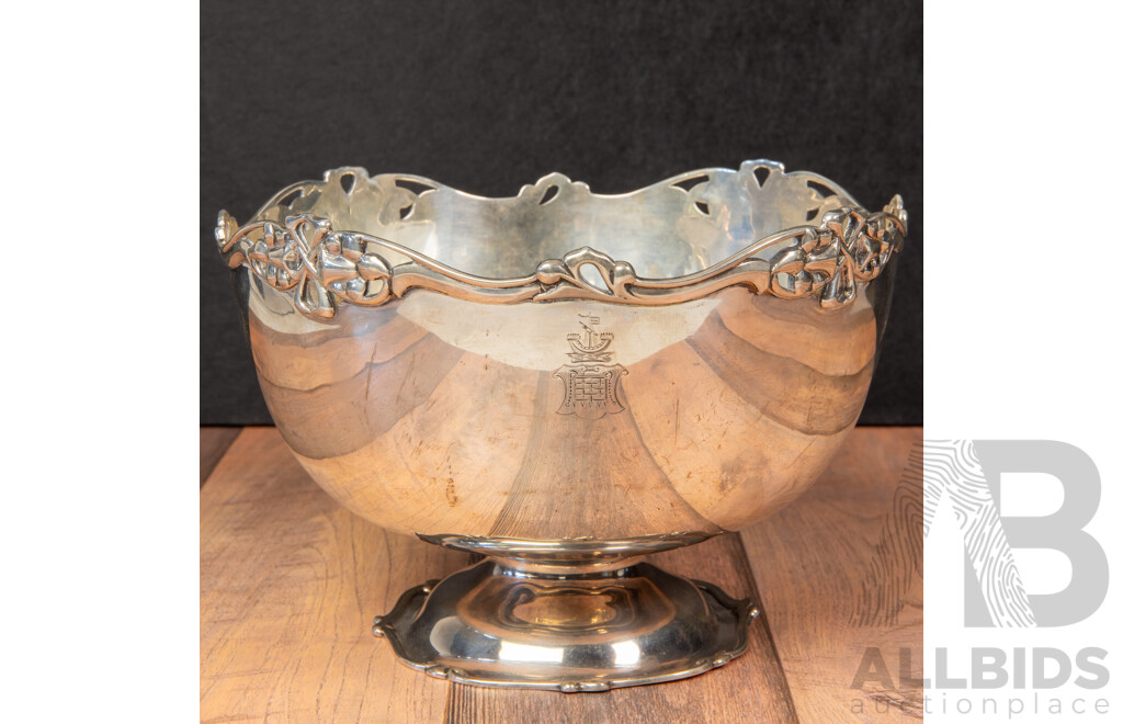 William Hutton & Sons (Sheffield) Sterling Silver Footed Bowl, C.1905