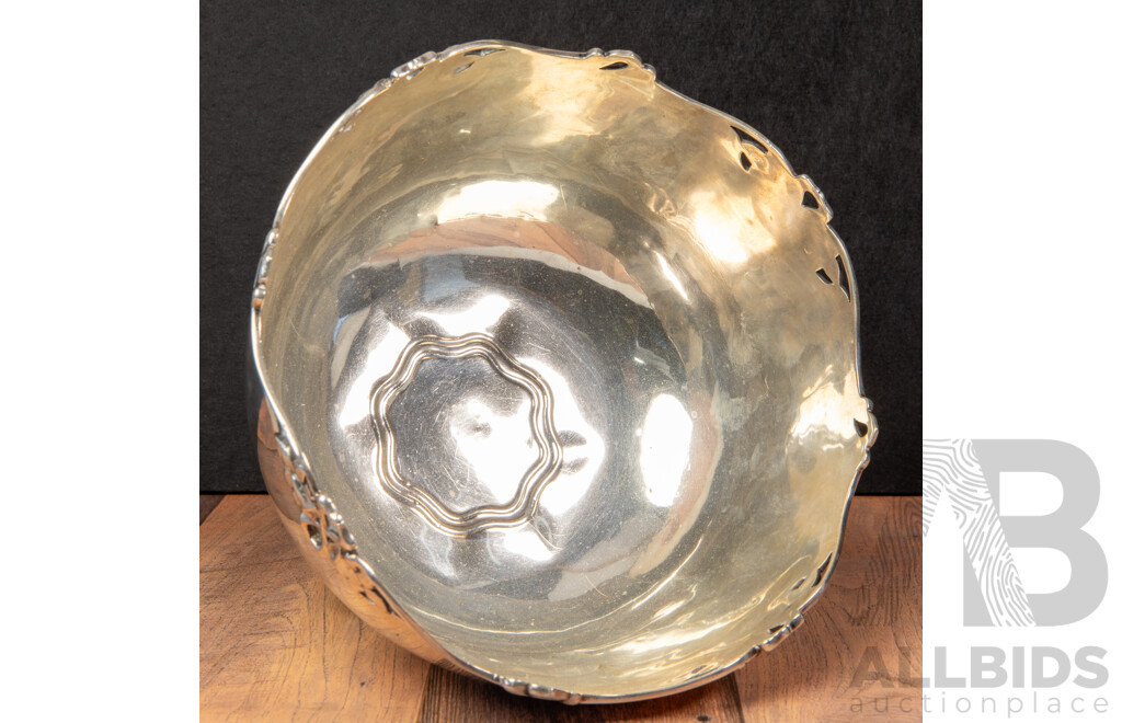 William Hutton & Sons (Sheffield) Sterling Silver Footed Bowl, C.1905