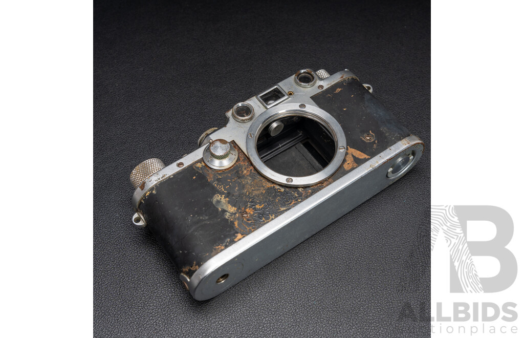 Leica IIIc 35mm LTM Screw-Mount Rangefinder Body Manufactured by Ernst Leitz, Wetzlar, 1948 No. 434480