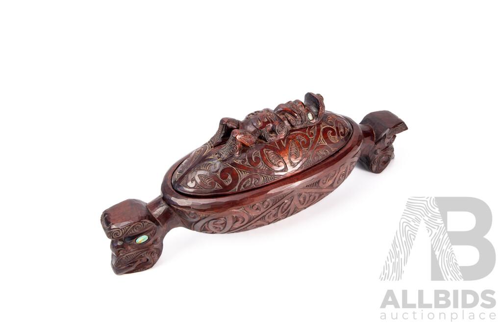 Large Maori Wakahuia Carved Wooden Feather/Treasure Box with Paua Inlay